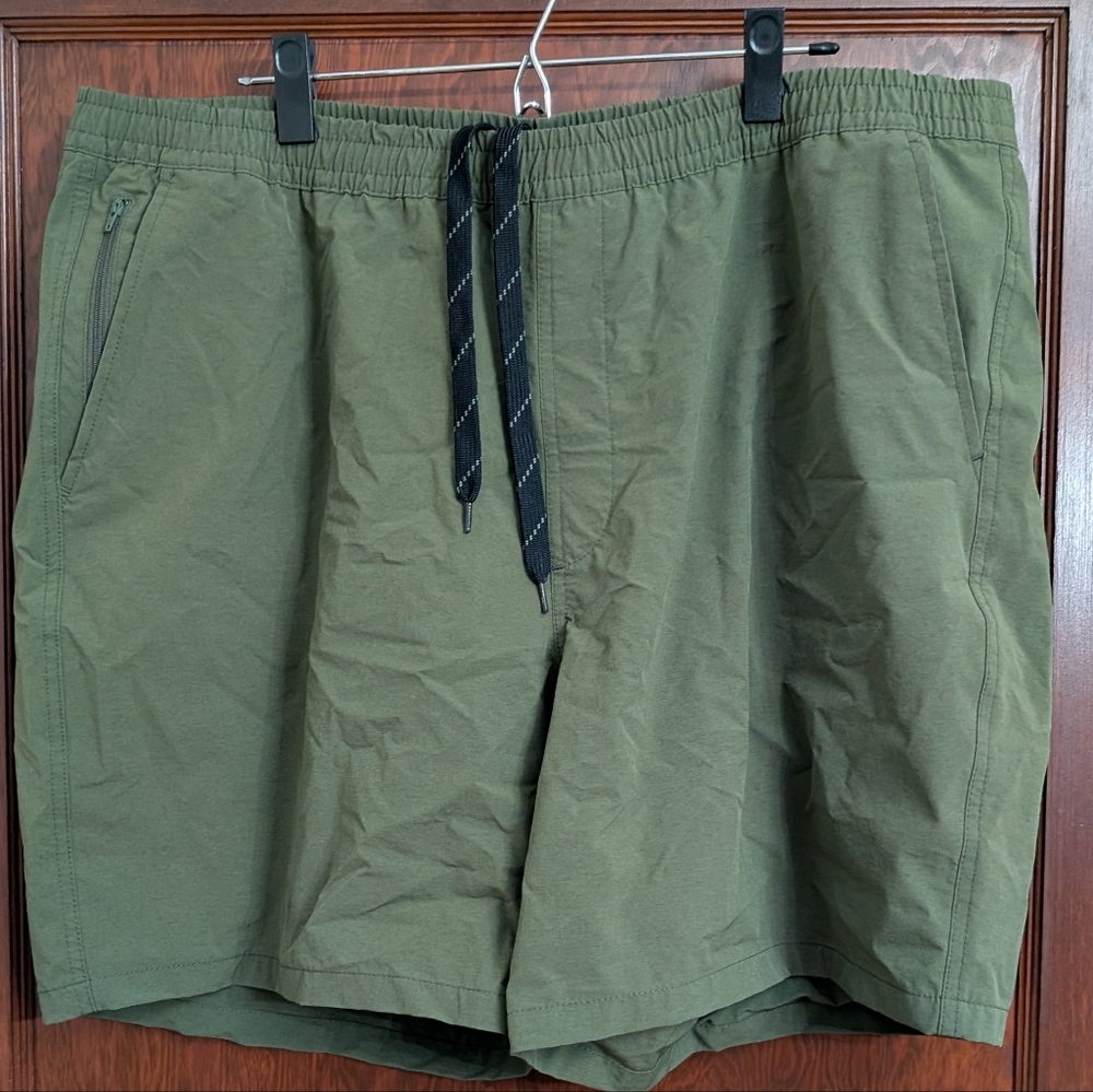 Like New! Men's Gap Fit Hybrid Shorts